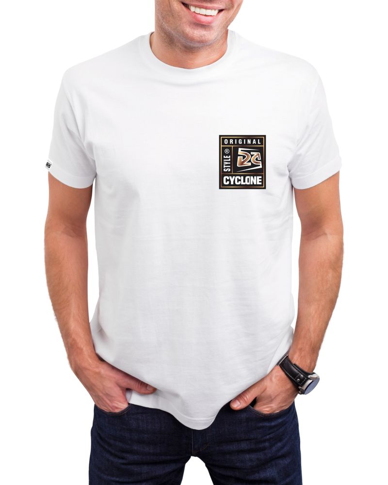 Modelo-Camisa-Cyclone-Tagget-Metal-Branco