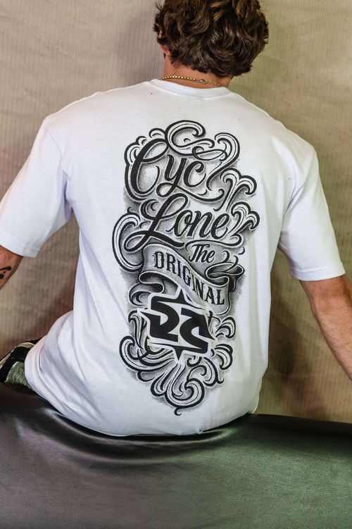(NOVO) Camisa Cyclone Big Oversized Ornaments - BRANCO